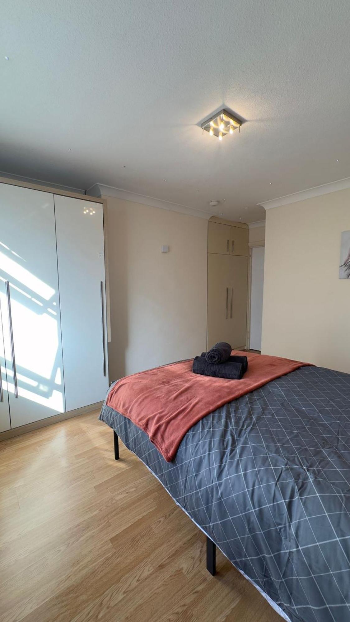 25 Minutes To Central London Rooms 35 Bagian luar foto