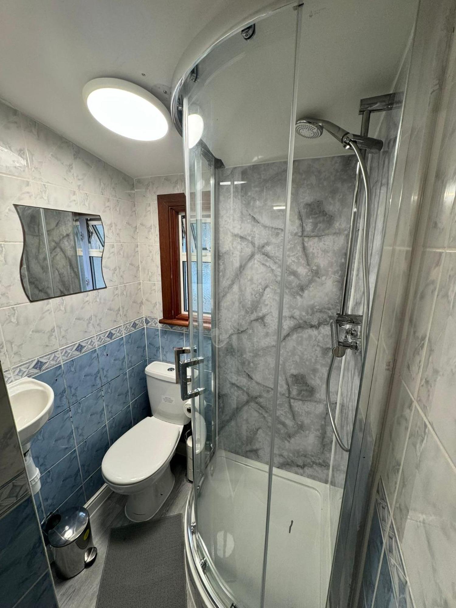 25 Minutes To Central London Rooms 35 Bagian luar foto