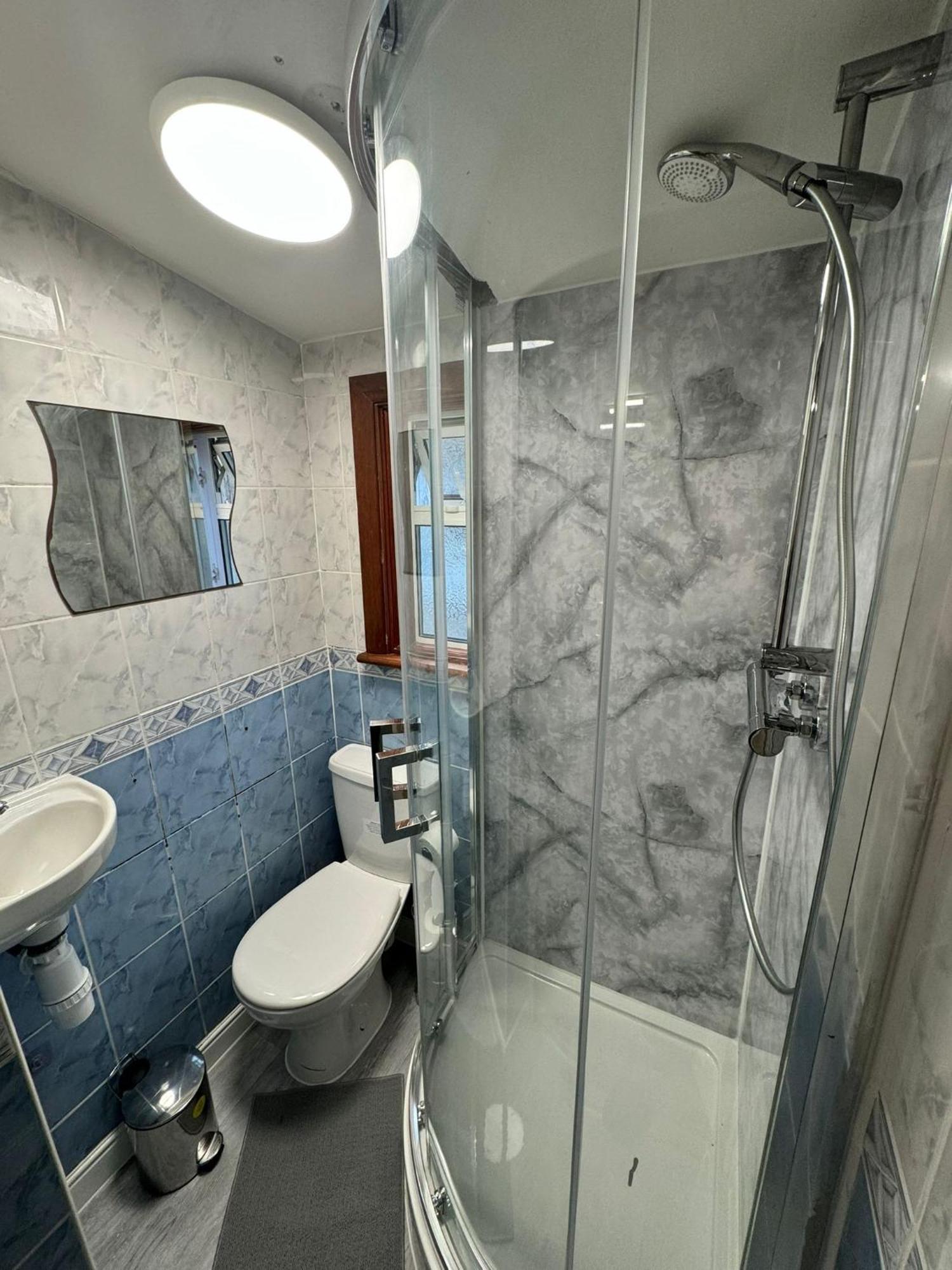 25 Minutes To Central London Rooms 35 Bagian luar foto